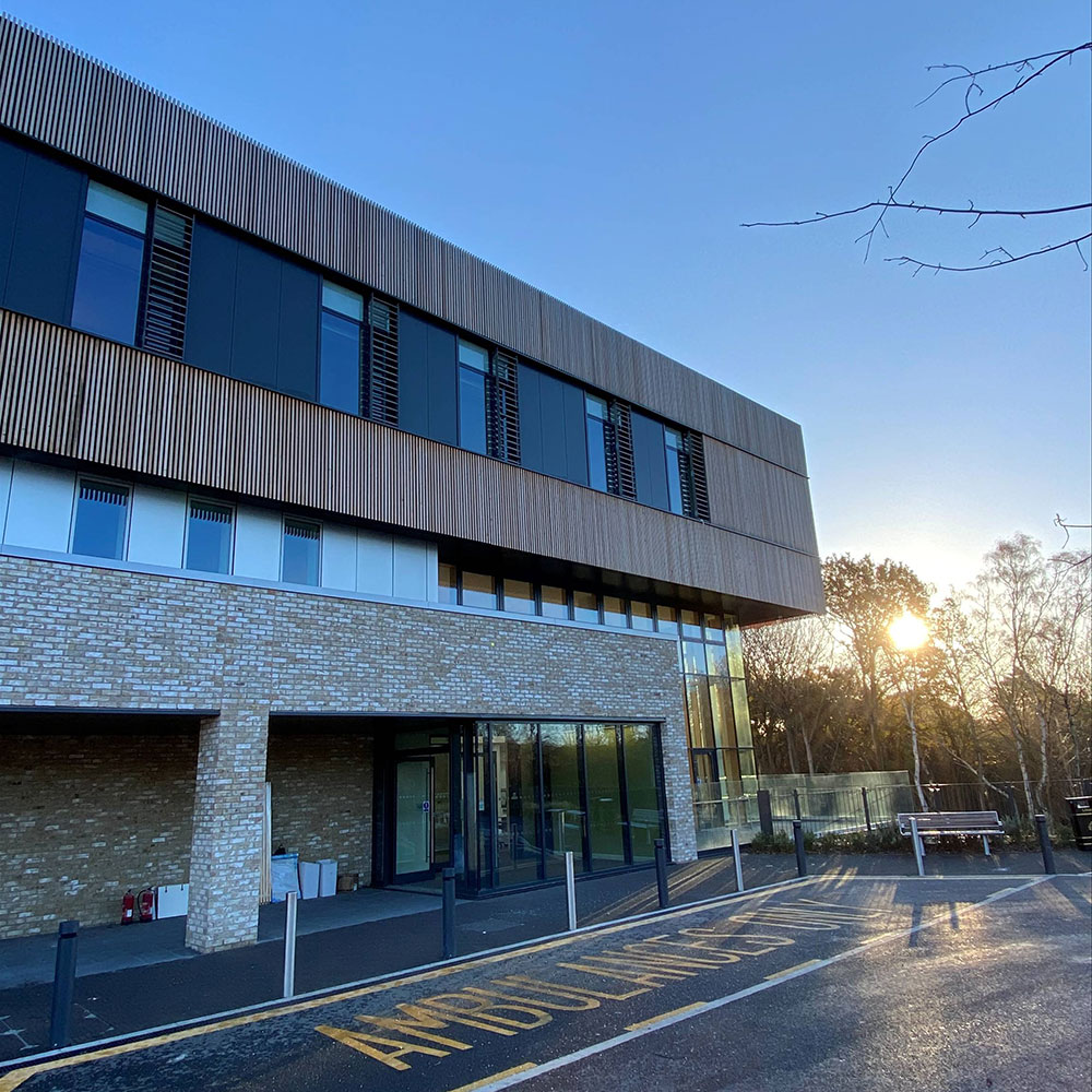 Heatherwood External View | Parkside Suite Heatherwood | Providing patients with private healthcare of the highest quality | Parkside Suite - a leading NHS Foundation Trust | Ascot, Berkshire | Tel: 0300 6144183