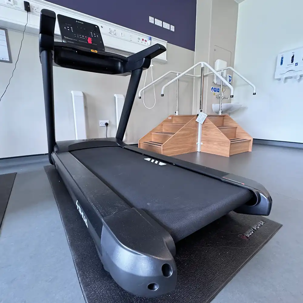 Heatherwood Parkside Physiotherapy Services | Treadmill and Steps | Parkside Suite